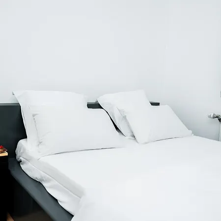 R1 Avec Salle De Bain Partagee Pres De L'hopital De La Citadelle A Homestay