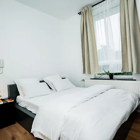 Homestay R1 Avec Salle De Bain Partagee Pres De L'hopital De La Citadelle A