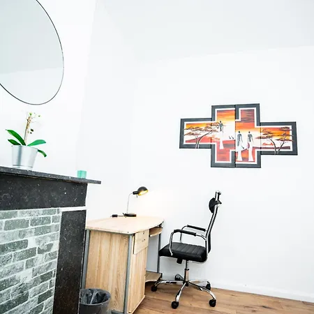 R1 Avec Salle De Bain Partagee Pres De L'hopital De La Citadelle A *