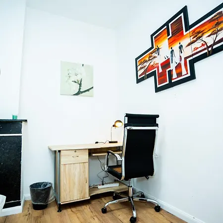 R1 Avec Salle De Bain Partagee Pres De L'hopital De La Citadelle A Homestay Liege